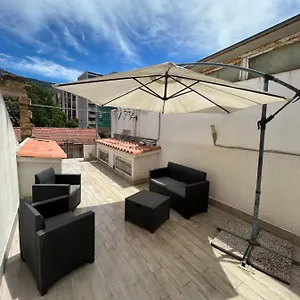https://la-girandola.palermohotels.org