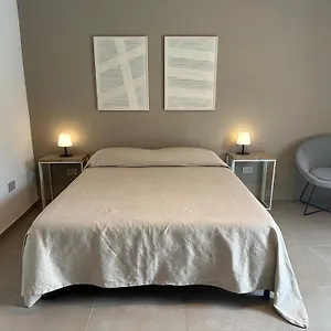 https://mp-luxury-room.in-sardinia.net
