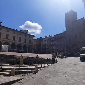 https://casa-vacanze-le-due-torri-arezzo.it-tuscanyhotel.com